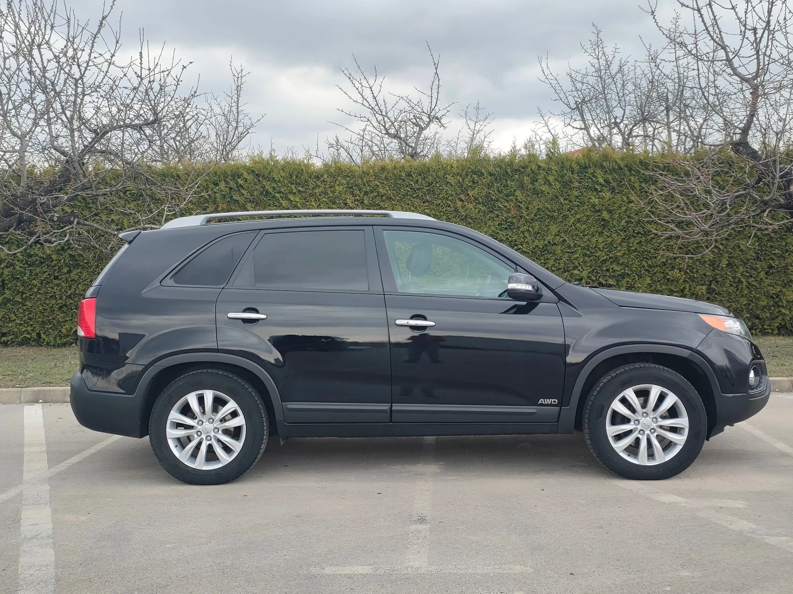 Kia Sorento 2.2 CRDi 4x4 НАПЪЛНО ОБСЛУЖЕН!!!, снимка 4 - Автомобили и джипове - 53986697