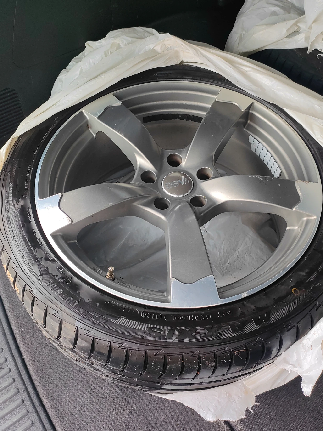 Kia Sorento 2.2 CRDi 4x4 НАПЪЛНО ОБСЛУЖЕН!!!, снимка 14 - Автомобили и джипове - 53986697