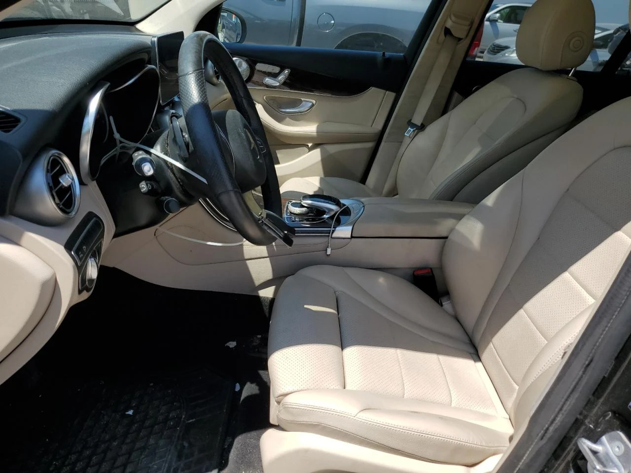 Mercedes-Benz GLC 300 2l 4Matic, снимка 7 - Автомобили и джипове - 54417283
