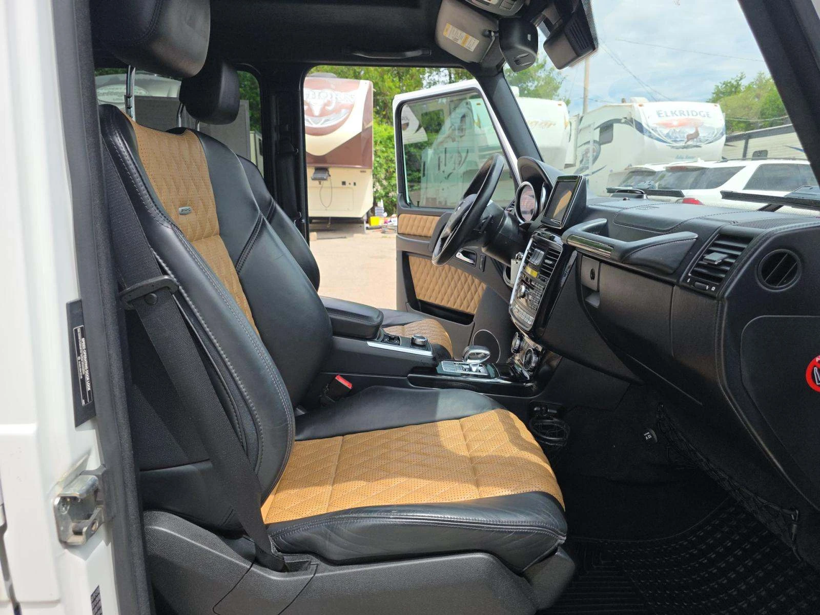 Mercedes-Benz G 63 AMG 4MATIC , снимка 15 - Автомобили и джипове - 54460264