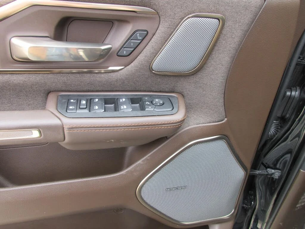 Dodge RAM 1500 Limited Crew Cab 4WD, снимка 8 - Автомобили и джипове - 54611967