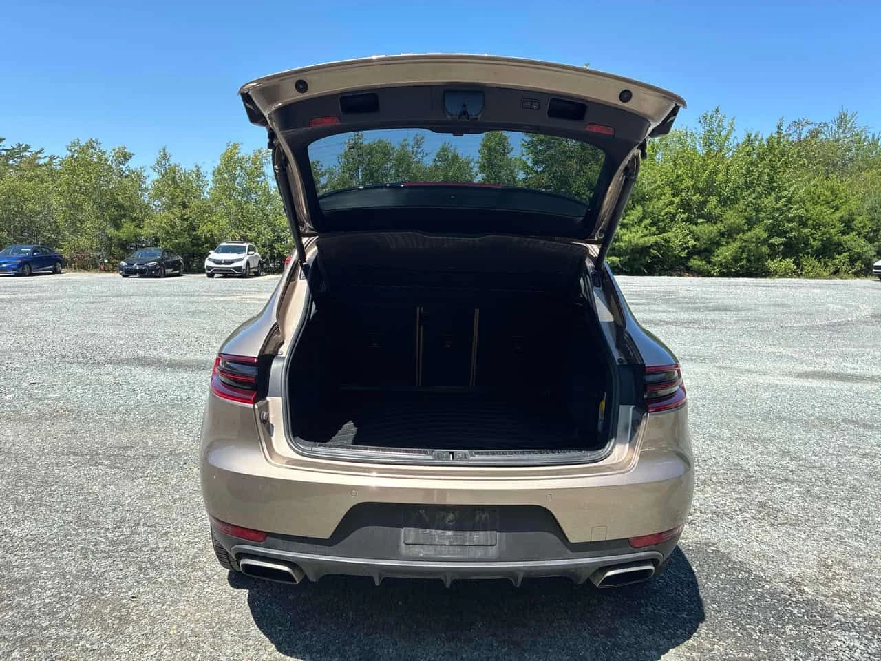 Porsche Macan * AWD 4dr * CARFAX * ЦЕНА ДО БГ, снимка 15 - Автомобили и джипове - 55353329