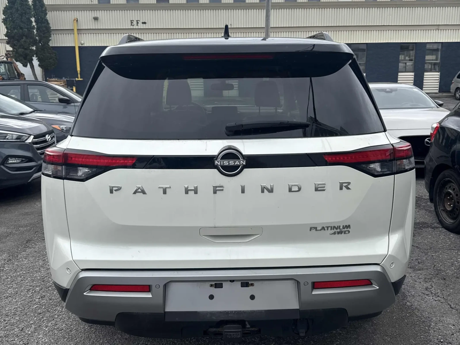Nissan Pathfinder PLATINUM* 3.5* 4WD* ZF-9, снимка 3 - Автомобили и джипове - 55390427