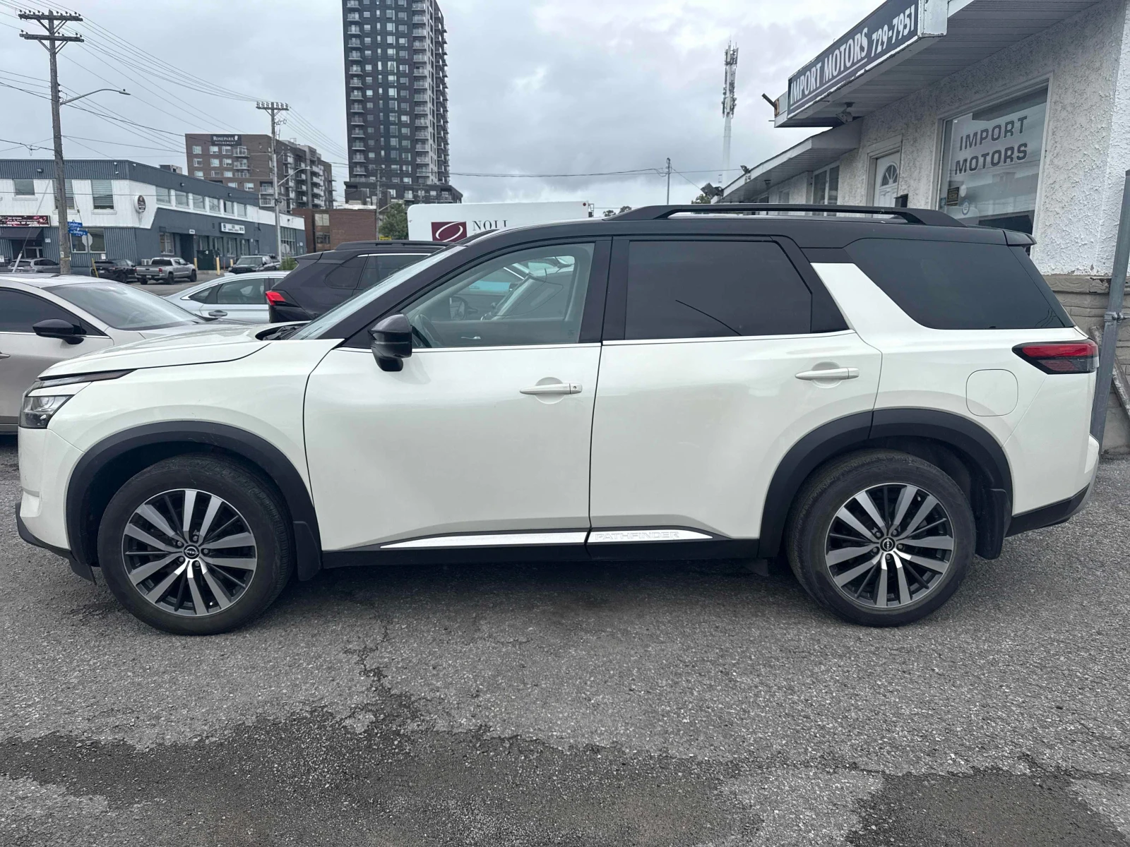 Nissan Pathfinder PLATINUM* 3.5* 4WD* ZF-9, снимка 2 - Автомобили и джипове - 55390427
