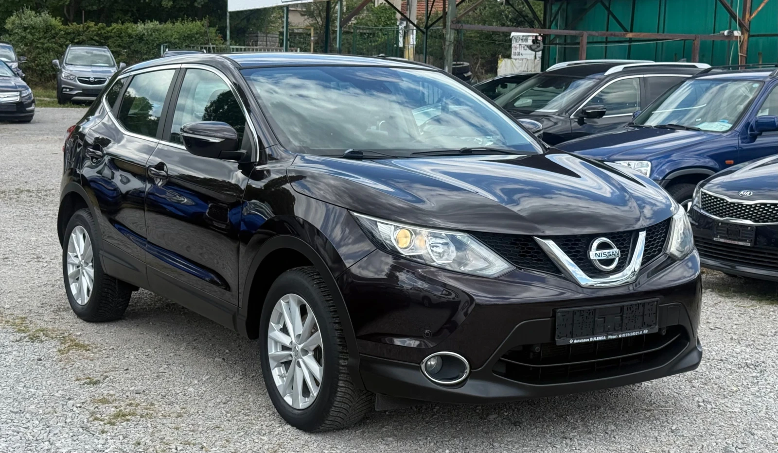 Nissan Qashqai 1.2 DIG-T* ПъленСервиз* Нави* Камера* Подгрев, снимка 3 - Автомобили и джипове - 55395381