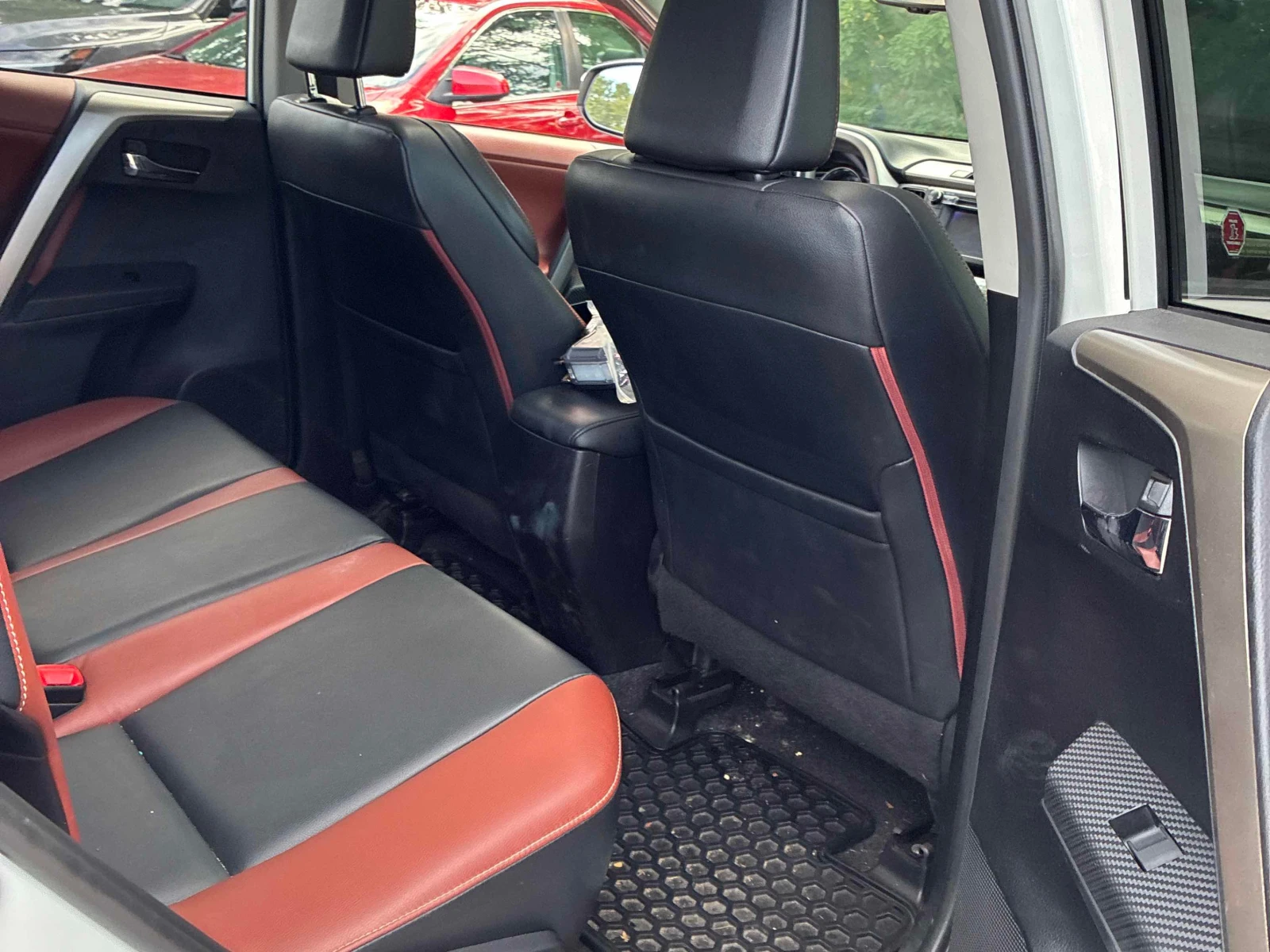 Toyota Rav4 * Limited * АВТОКРЕДИТ БЕЗ ПЪРВОНАЧАЛНА ВНОСКА* , снимка 14 - Автомобили и джипове - 56008531