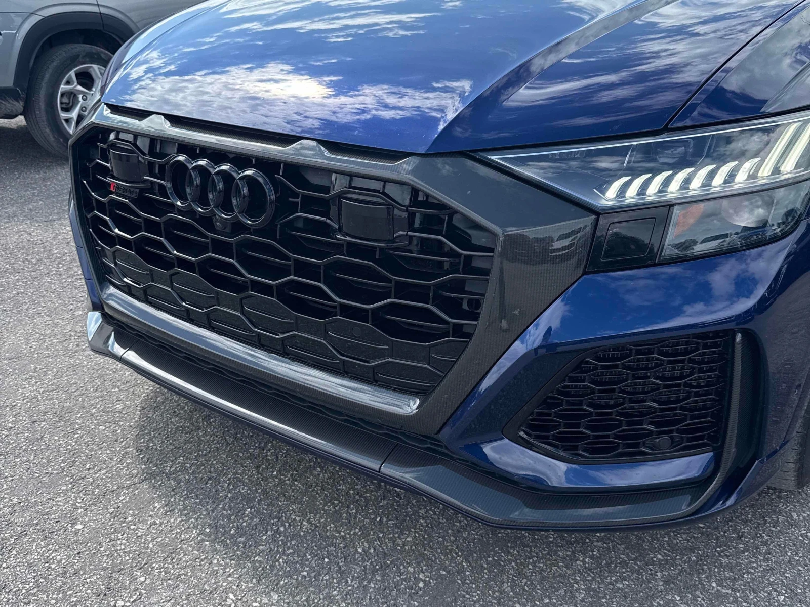 Audi RSQ8 4.0 TFSI * ДИСТРОНИК* 360 КАМЕРА* ОБДУХВАНЕ* ПАНОР, снимка 10 - Автомобили и джипове - 56112446