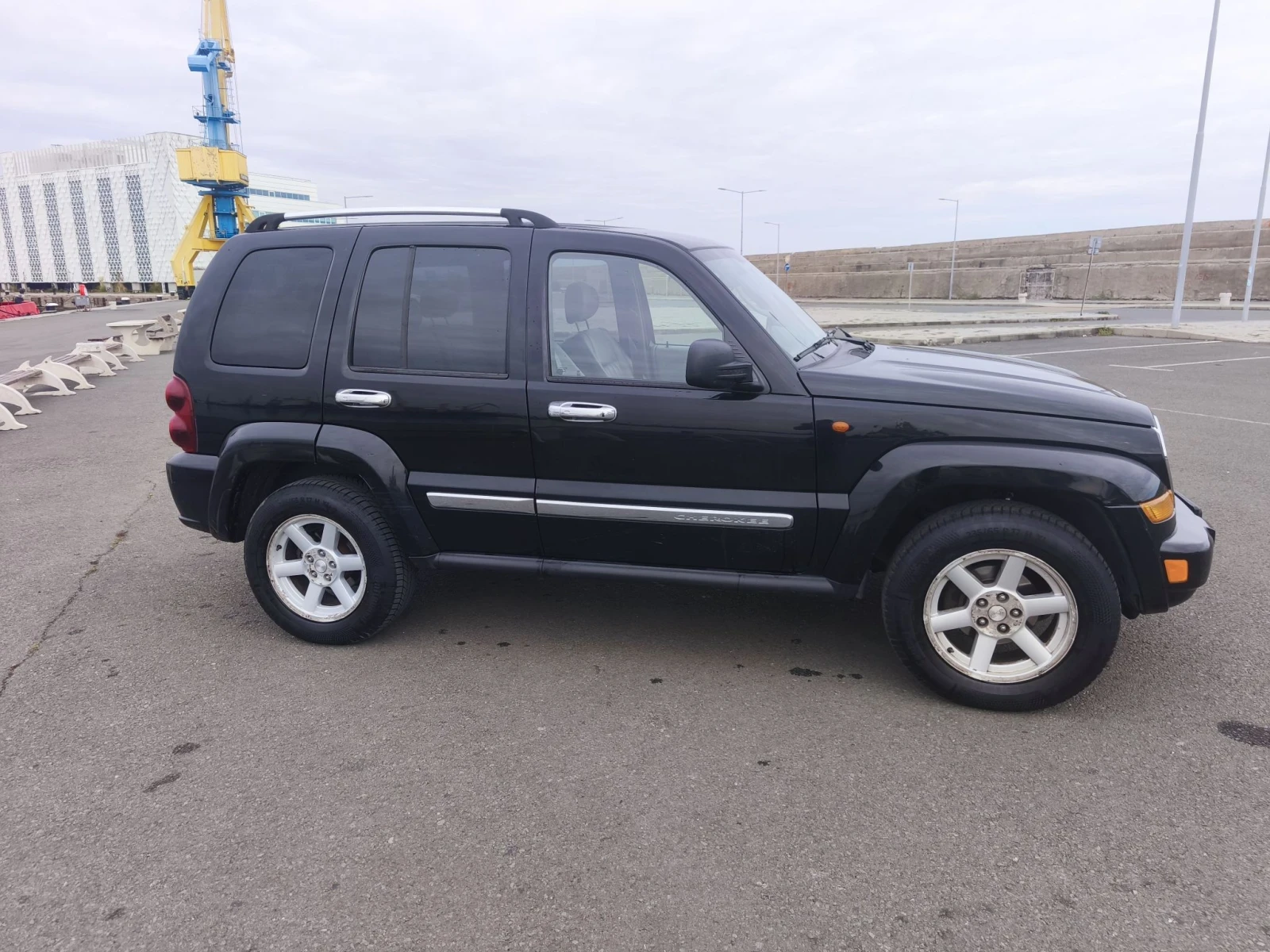 Jeep Cherokee, снимка 5 - Автомобили и джипове - 56749985