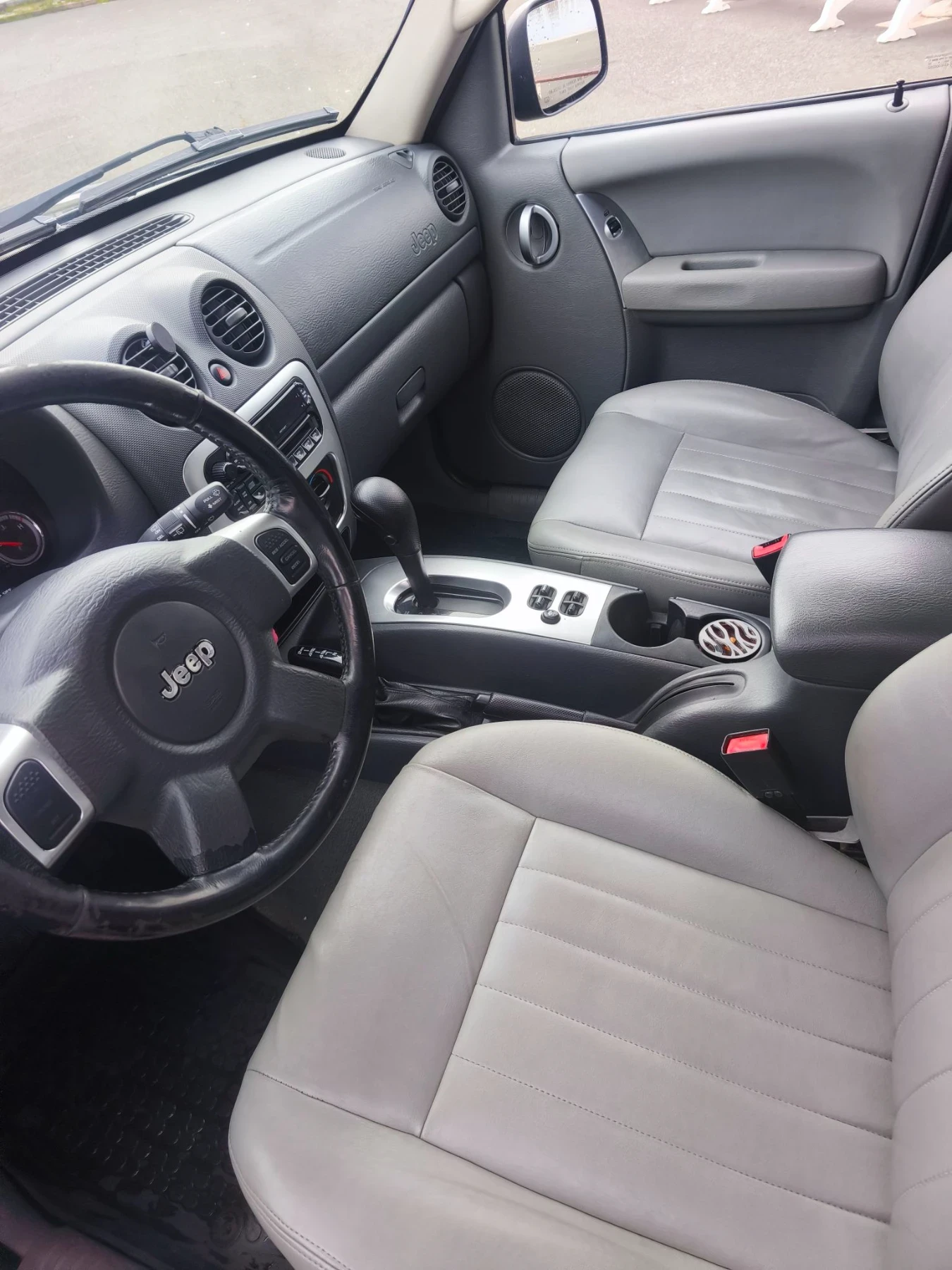 Jeep Cherokee, снимка 12 - Автомобили и джипове - 56749985
