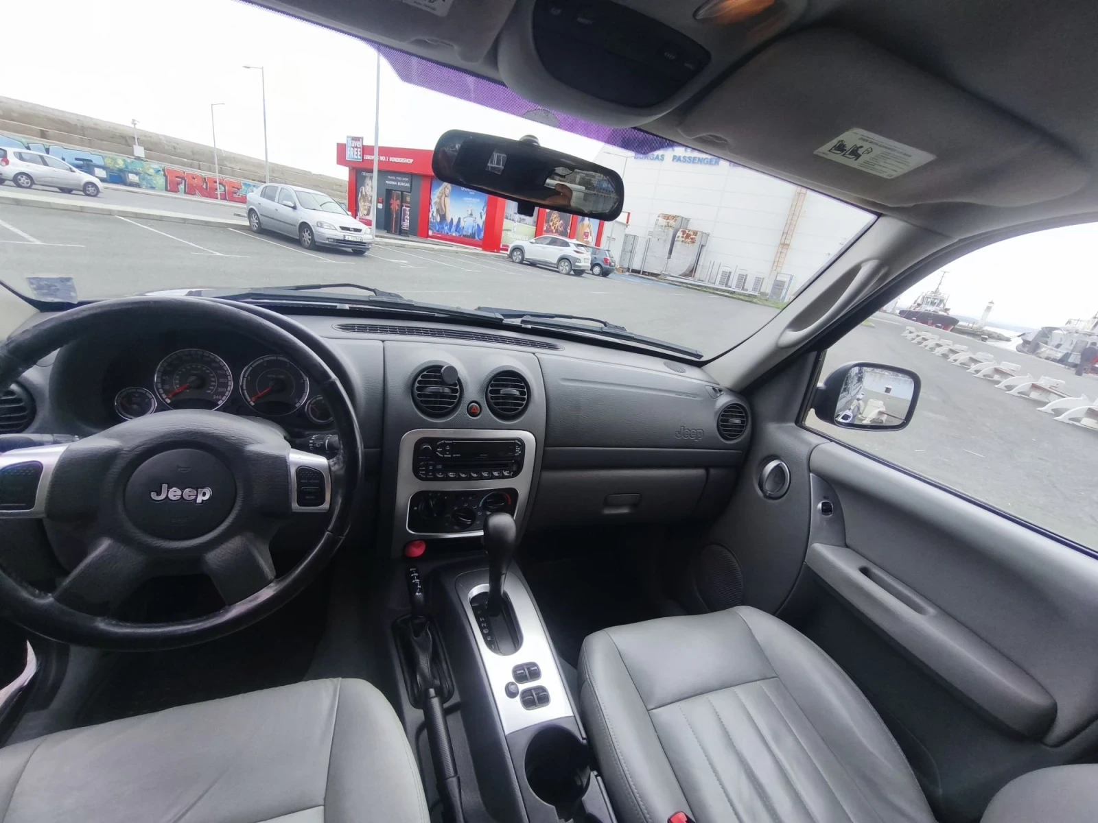 Jeep Cherokee, снимка 11 - Автомобили и джипове - 56749985