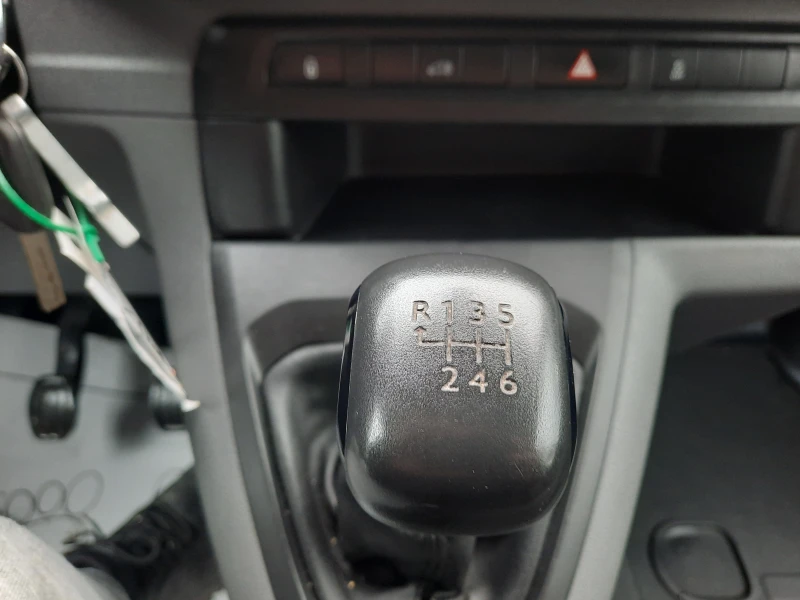 Peugeot Expert 2.0TDI, снимка 14 - Бусове и автобуси - 53249166