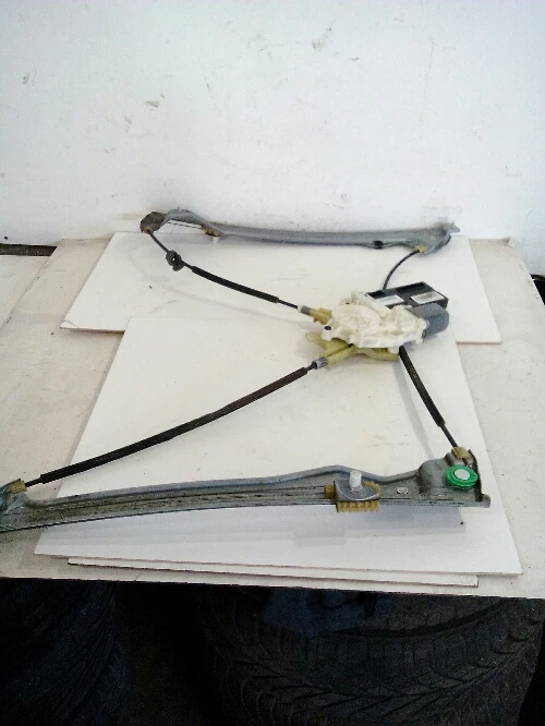 Ел.машинка стъкло Рено Лагуна предна дясна,стъклоповдигач