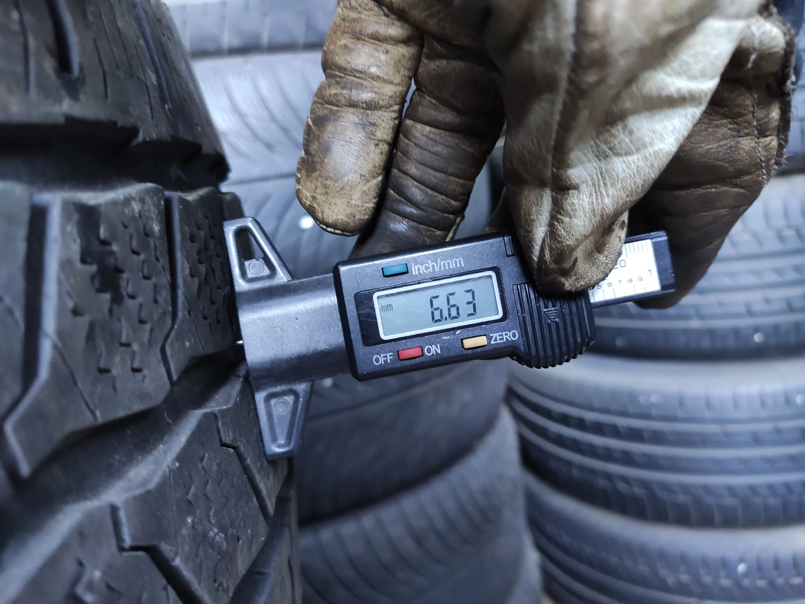 Гуми Зимни 225/65R16, снимка 7 - Гуми и джанти - 54986795