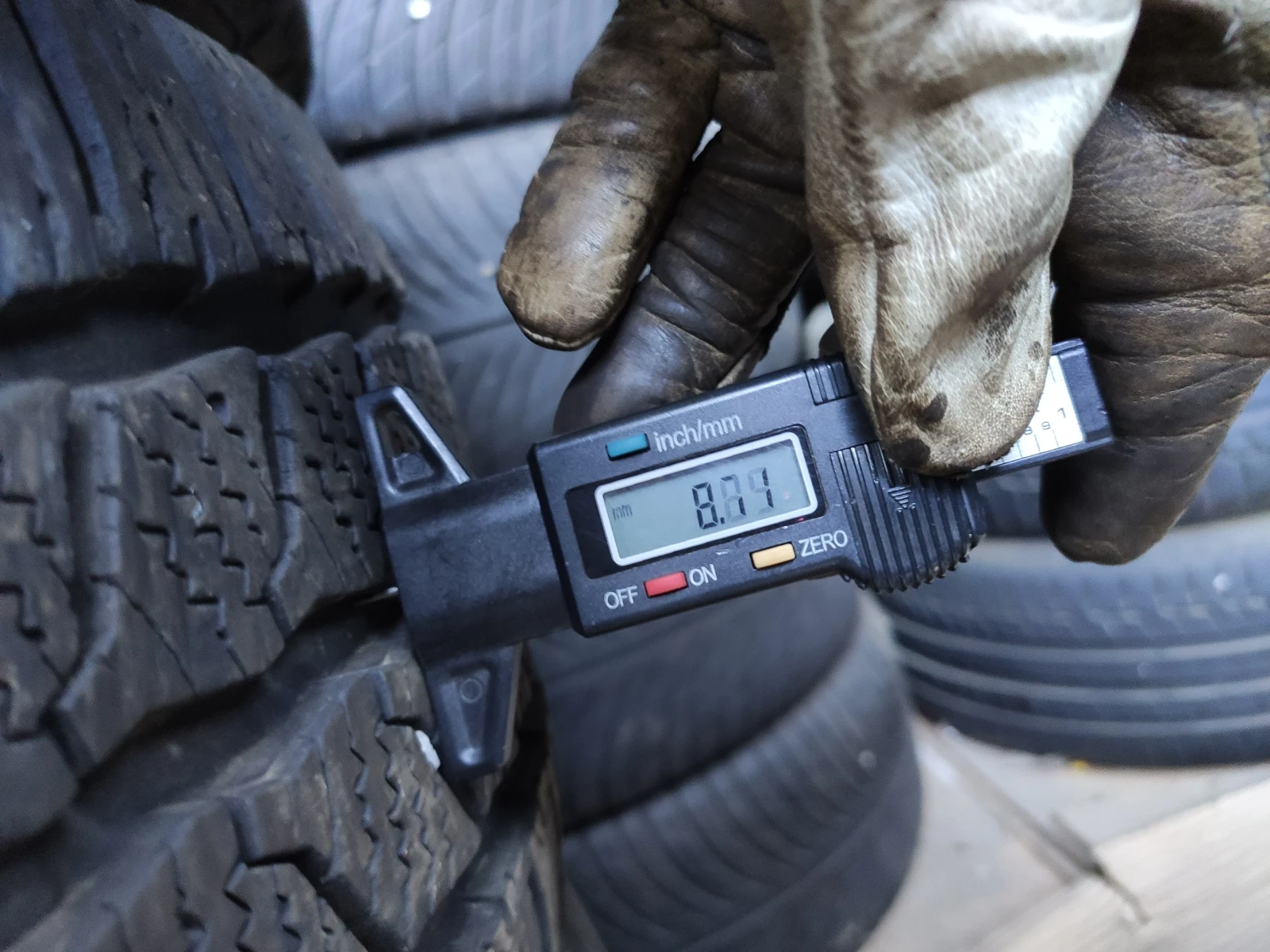 Гуми Зимни 225/65R16, снимка 6 - Гуми и джанти - 54986795