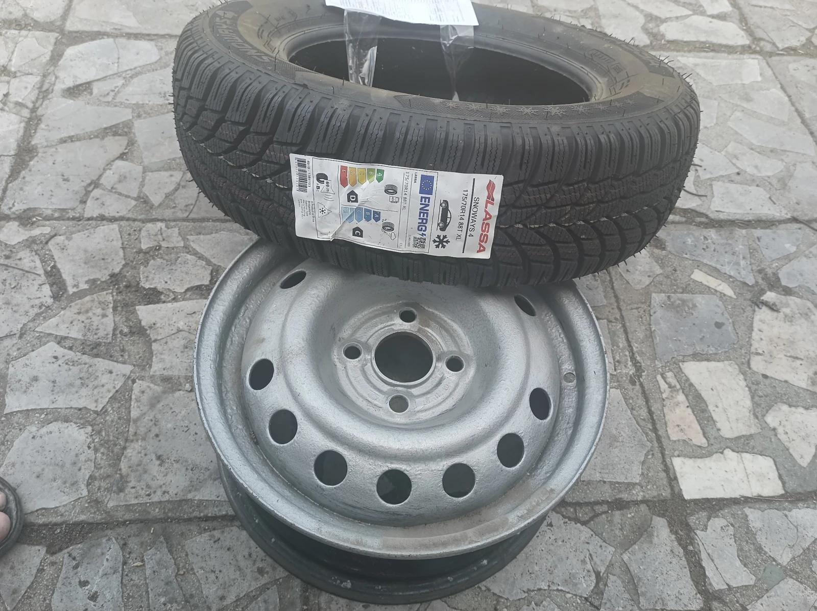 Гуми с джанти  175/70R14