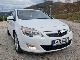 Opel Astra 1.4i Klimatik/Euro5, снимка 8 - Автомобили и джипове - 43262908