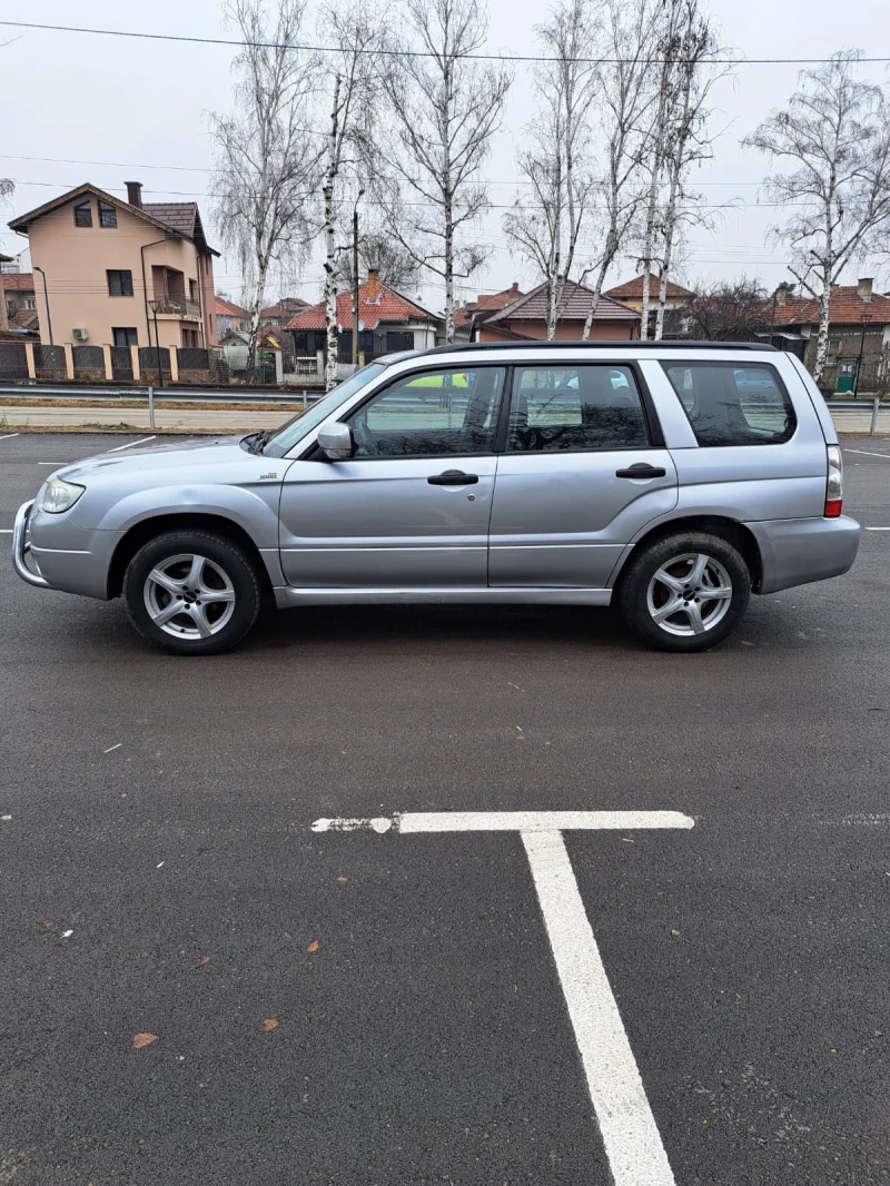 Subaru Forester 2.0 с газ, снимка 4 - Автомобили и джипове - 47736560