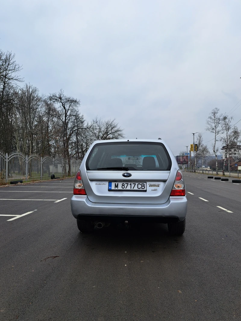 Subaru Forester 2.0 с газ, снимка 5 - Автомобили и джипове - 47736560