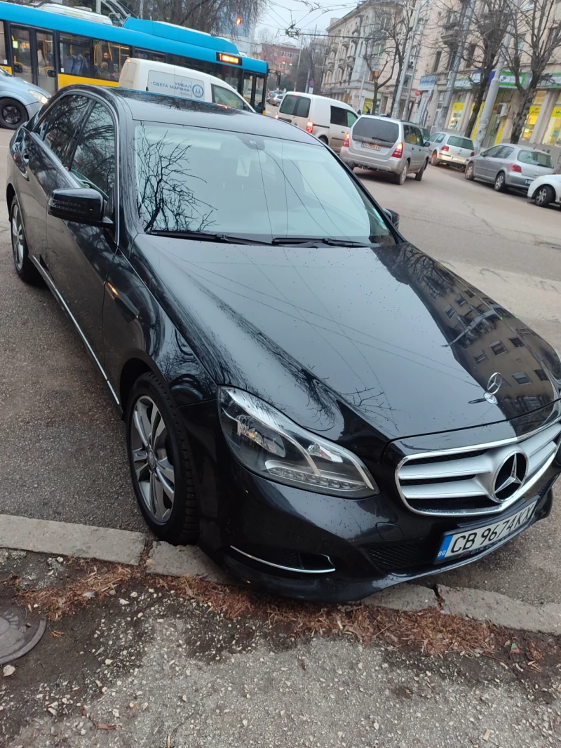 Mercedes-Benz E 220 Лек, снимка 2 - Автомобили и джипове - 49320874