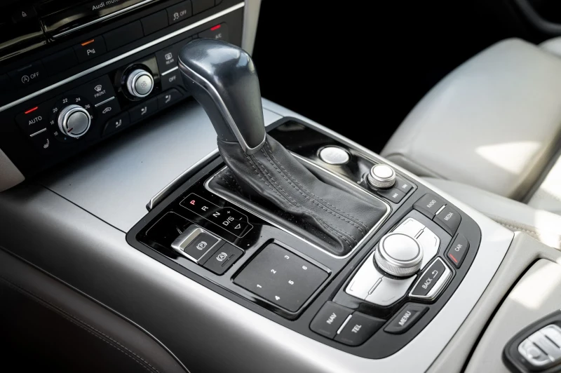 Audi A6 3.0TDI FUL FUL!!!, снимка 17 - Автомобили и джипове - 49467383