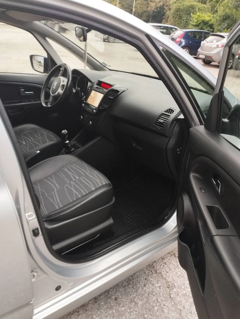 Kia Venga 1.6, снимка 6 - Автомобили и джипове - 52451049