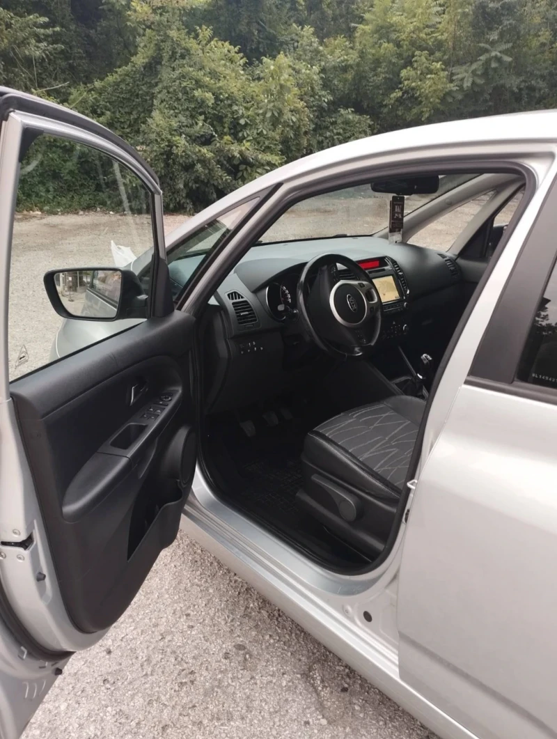 Kia Venga 1.6, снимка 12 - Автомобили и джипове - 52451049