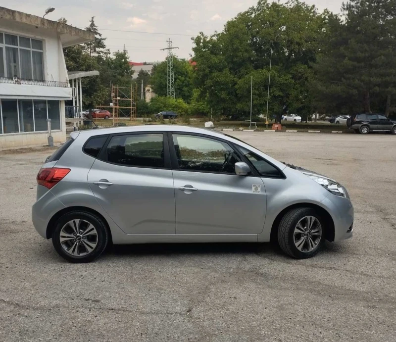Kia Venga 1.6, снимка 14 - Автомобили и джипове - 52451049