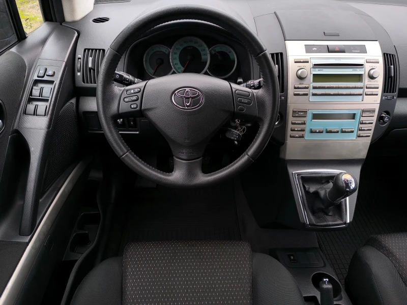 Toyota Corolla verso FACE LIFT-2.2D4D-136кс-6 скорости-КЛИМАТРОНИК-, снимка 11 - Автомобили и джипове - 52663772