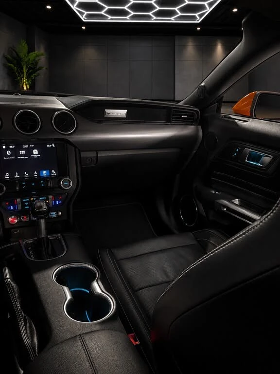 Ford Mustang ECOBOOST PREMIUM| CONVERTIBLE| 310HP| LED| REAR CA | Mobile.bg � ����������� 8