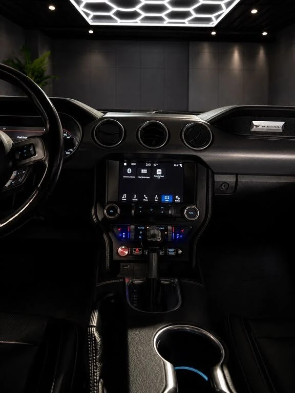 Ford Mustang ECOBOOST PREMIUM| CONVERTIBLE| 310HP| LED| REAR CA | Mobile.bg � ����������� 7
