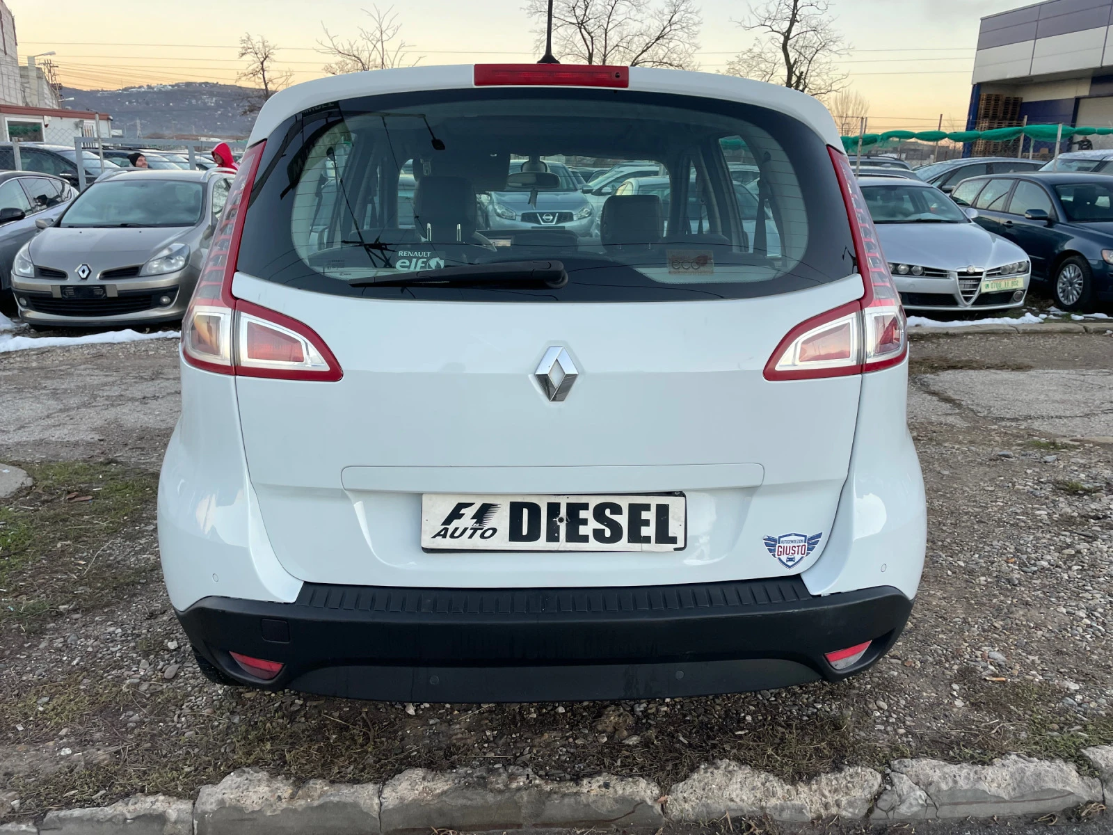 Renault Scenic 1.5DCI-НАВИ-ПАНОРАМА-ИТАЛИЯ - изображение 9