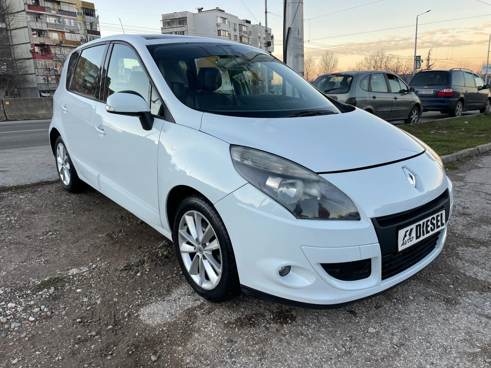 Renault Scenic 1.5DCI-НАВИ-ПАНОРАМА-ИТАЛИЯ - изображение 3