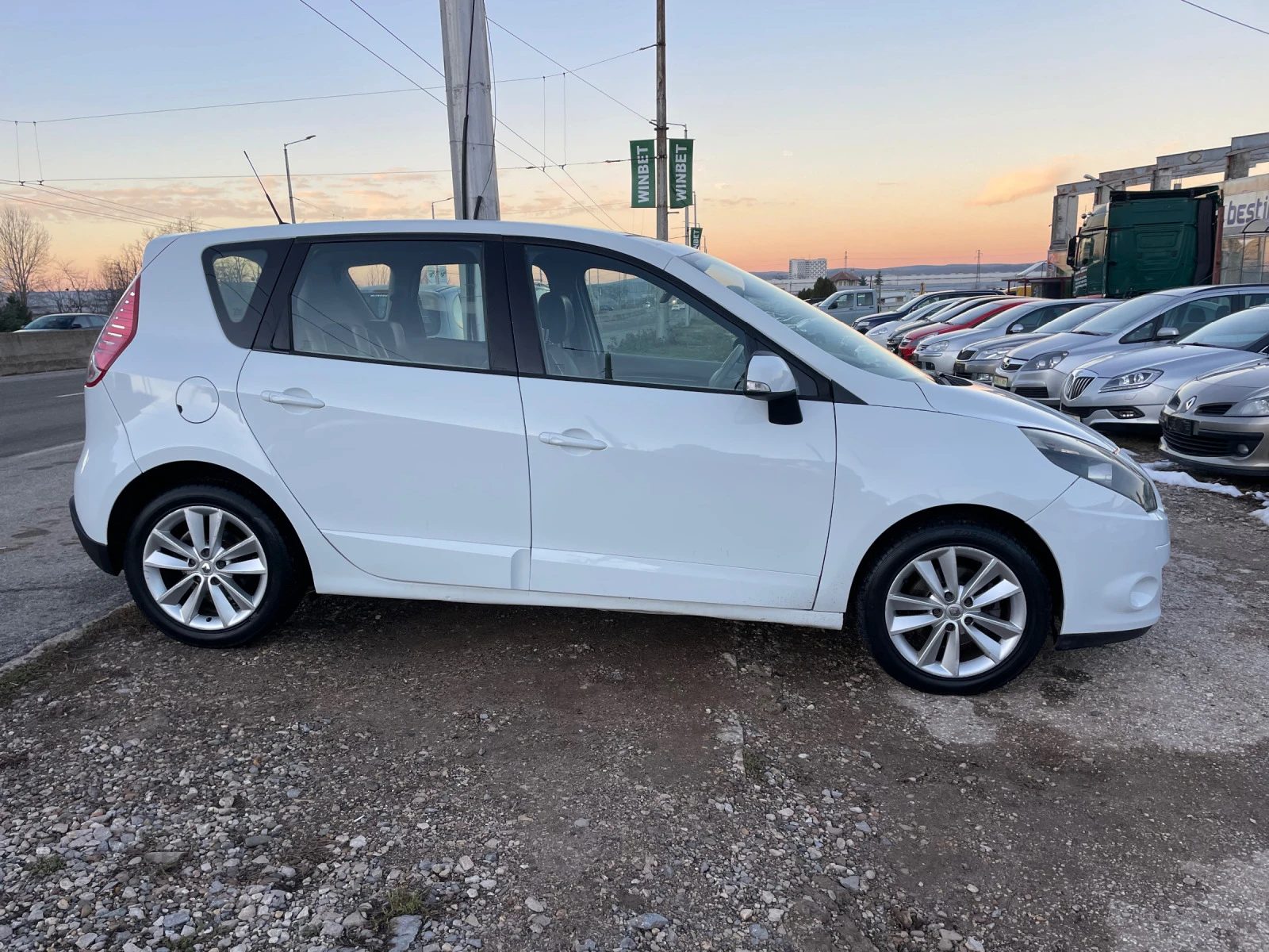 Renault Scenic 1.5DCI-НАВИ-ПАНОРАМА-ИТАЛИЯ - изображение 4