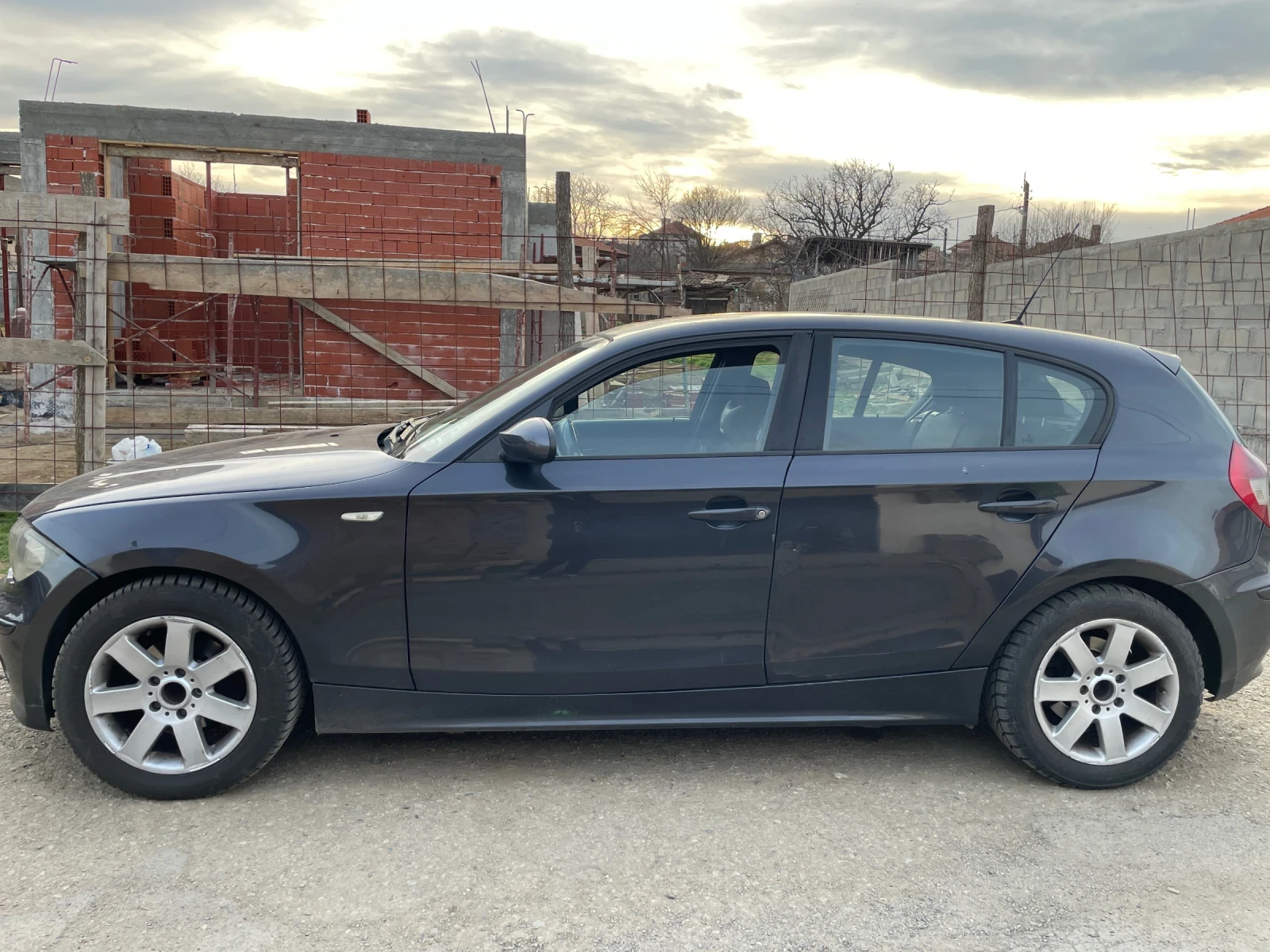 BMW 118 2.0 - изображение 2