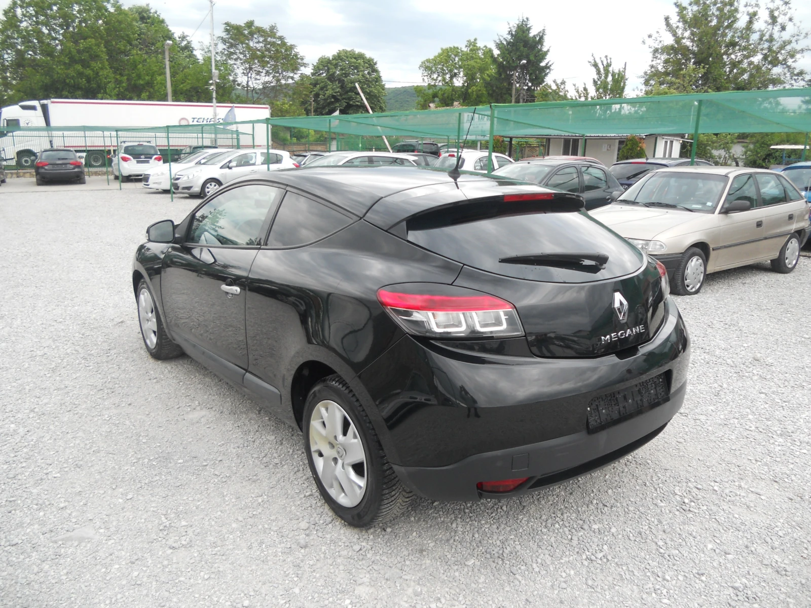 Renault Megane 1.6i ЛИЗИНГ!!!! РЕАЛНИ КИЛОМЕТРИ+ СЕРВИЗНА ИСТОРИЯ - изображение 3