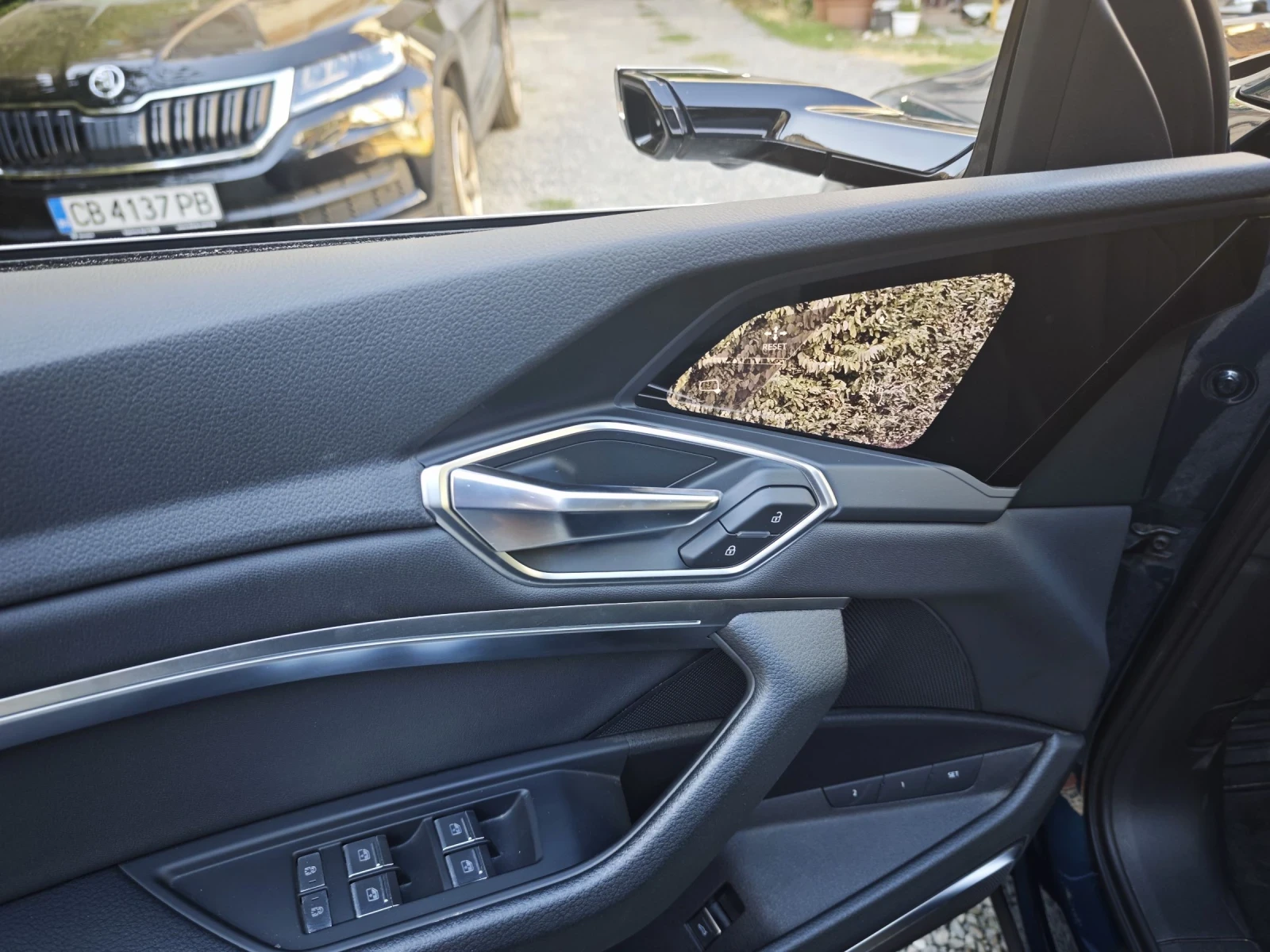 Audi E-Tron Quattro 55 | Mobile.bg   11