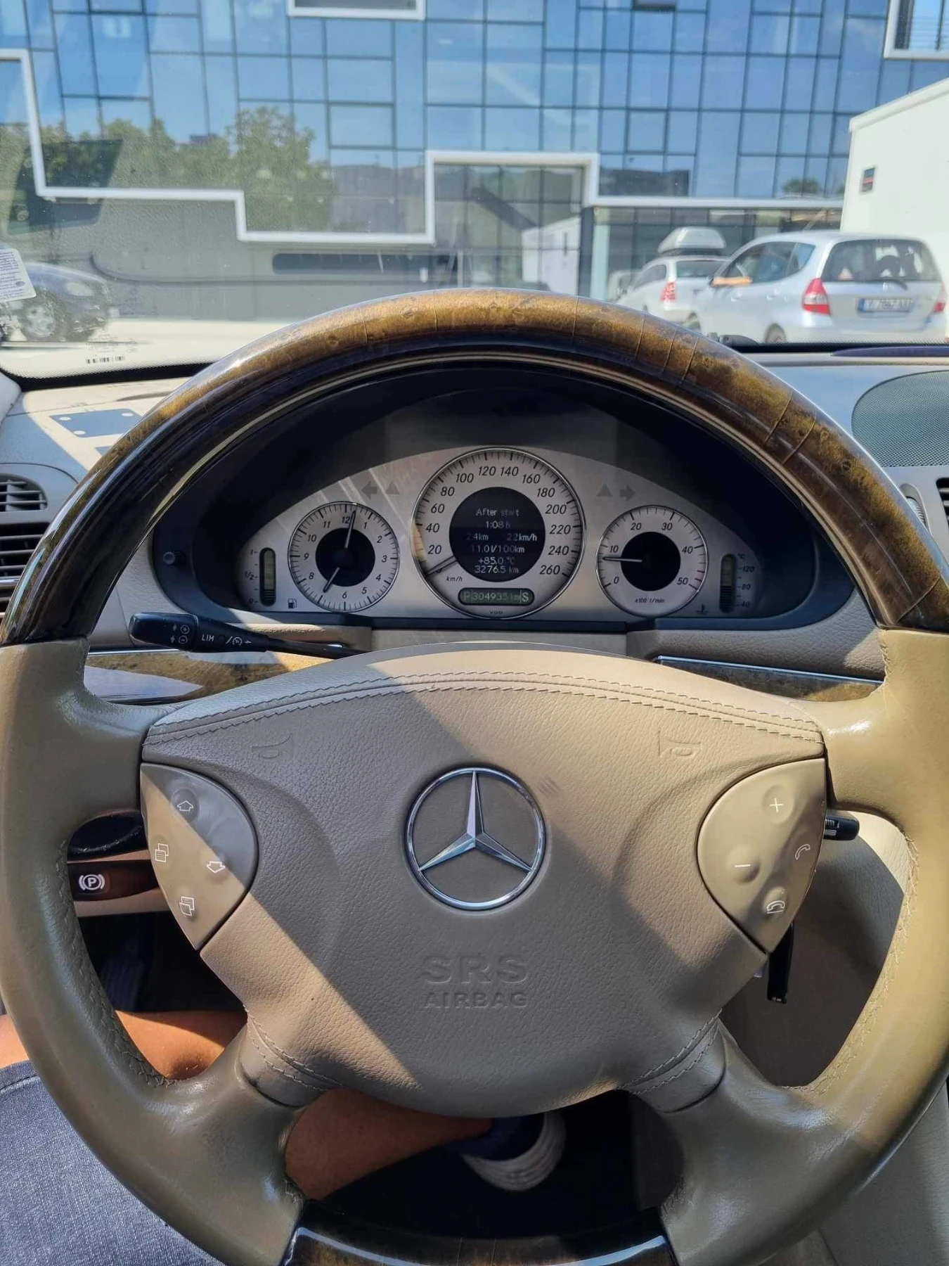 Mercedes-Benz E 320  - изображение 8