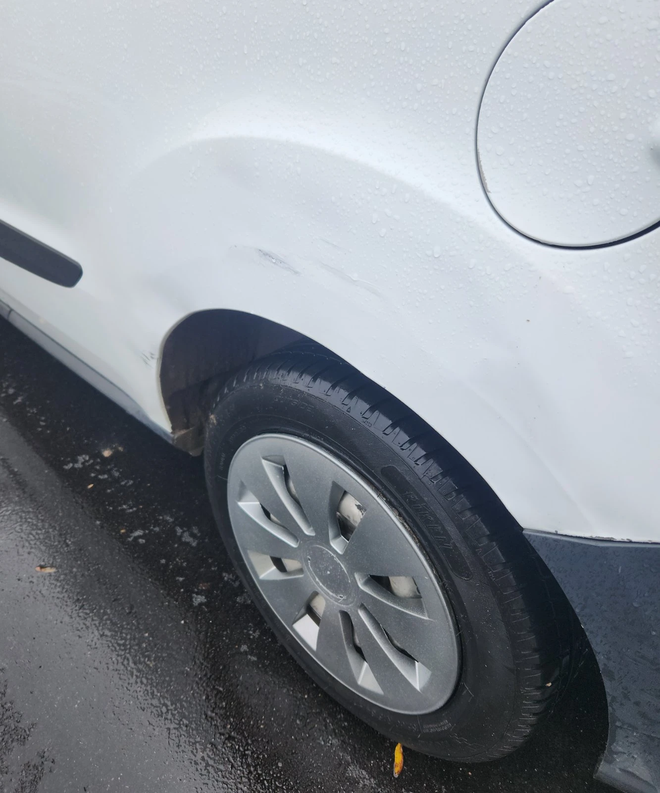 Ford Courier  - изображение 7