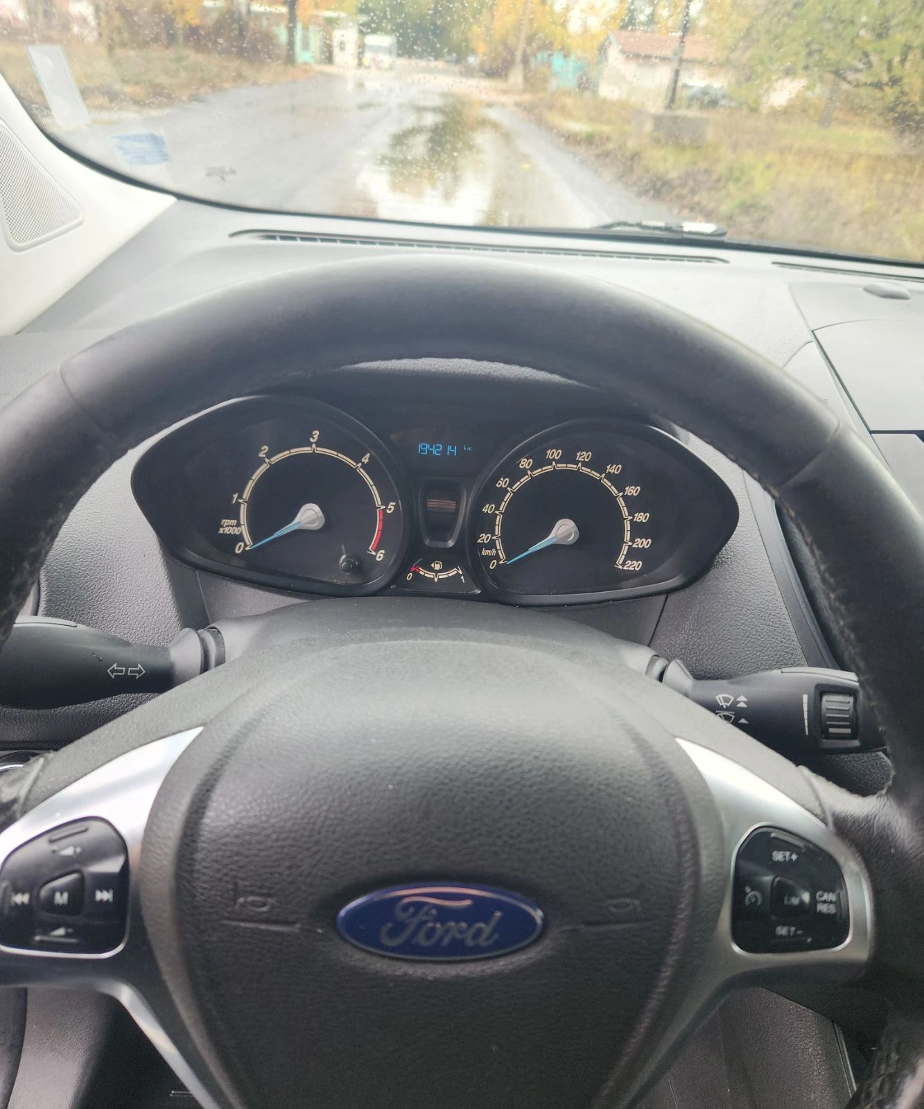 Ford Courier  - изображение 10