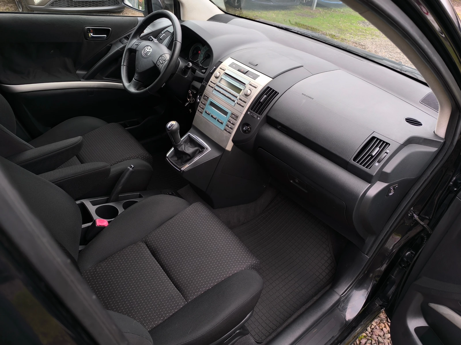 Toyota Corolla verso FACE LIFT-2.2D4D-136-6 -- | Mobile.bg   14