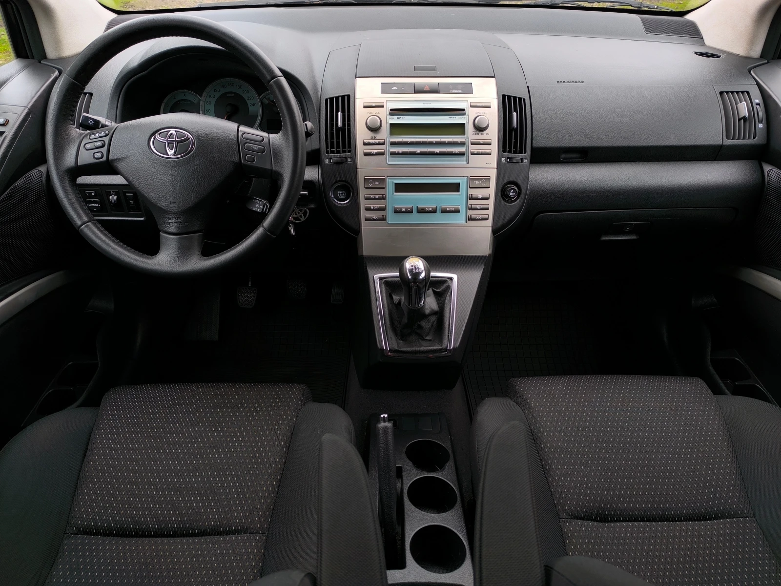 Toyota Corolla verso FACE LIFT-2.2D4D-136-6 -- | Mobile.bg   13