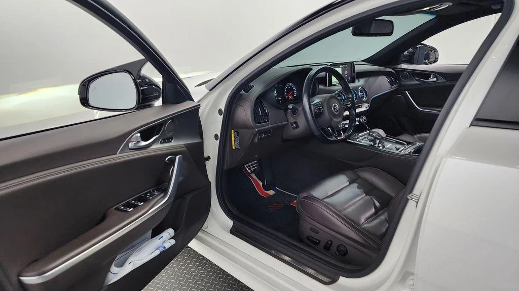 Kia Stinger V6 3.3T GT, снимка 3 - Автомобили и джипове - 53814430