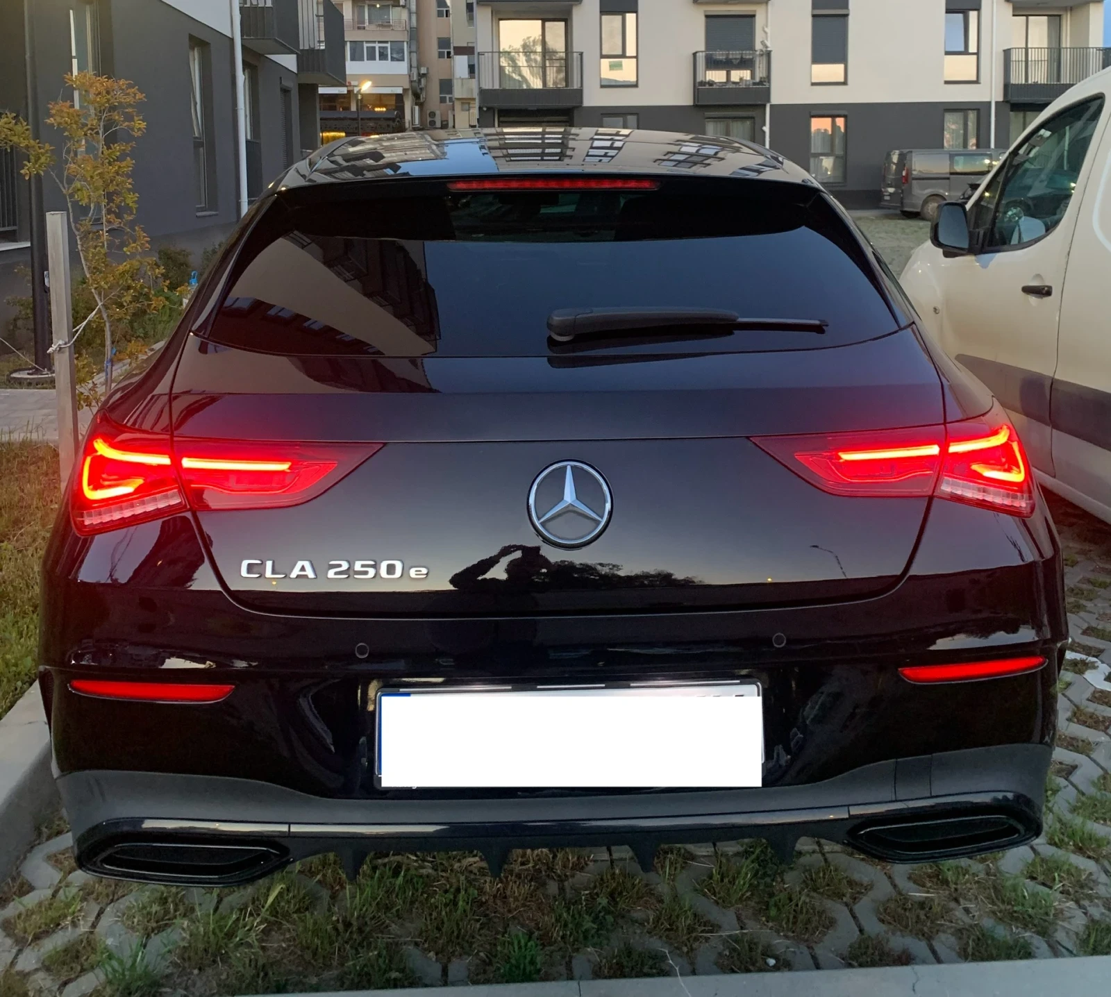 Mercedes-Benz CLA 250e - изображение 4