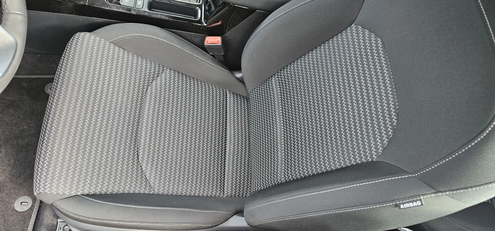 Kia Ceed 1.5-GDI Автомат Хечбег 2800км , снимка 7 - Автомобили и джипове - 54309027