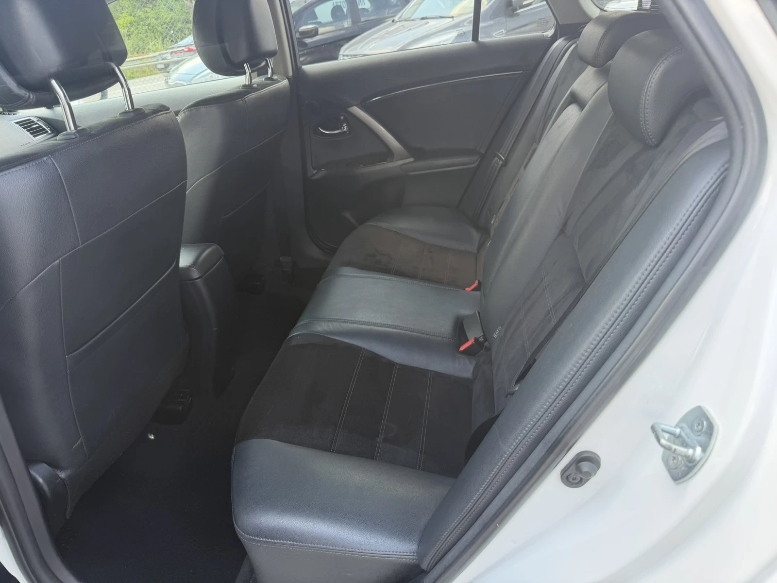 Toyota Avensis 2.2D/���������/LED ������ | Mobile.bg � ����������� 15