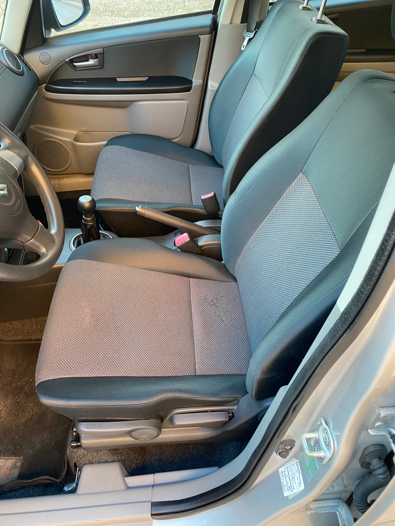 Suzuki SX4 1.5i TOP, снимка 11 - Автомобили и джипове - 54917780