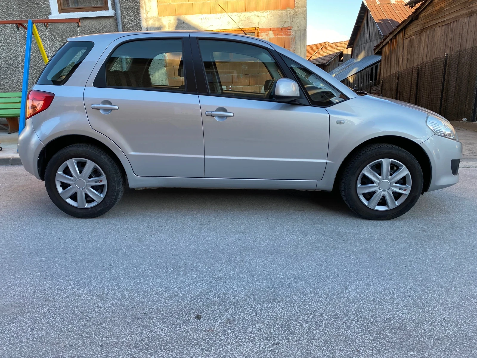 Suzuki SX4 1.5i TOP, снимка 4 - Автомобили и джипове - 54917780