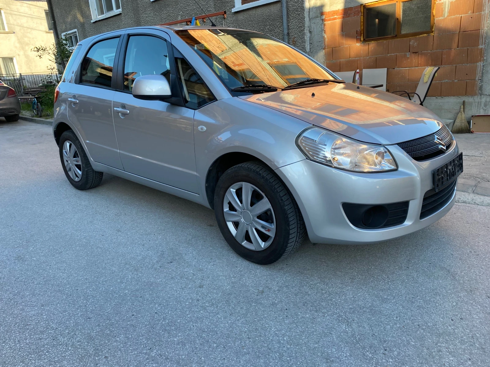 Suzuki SX4 1.5i TOP, снимка 2 - Автомобили и джипове - 54917780