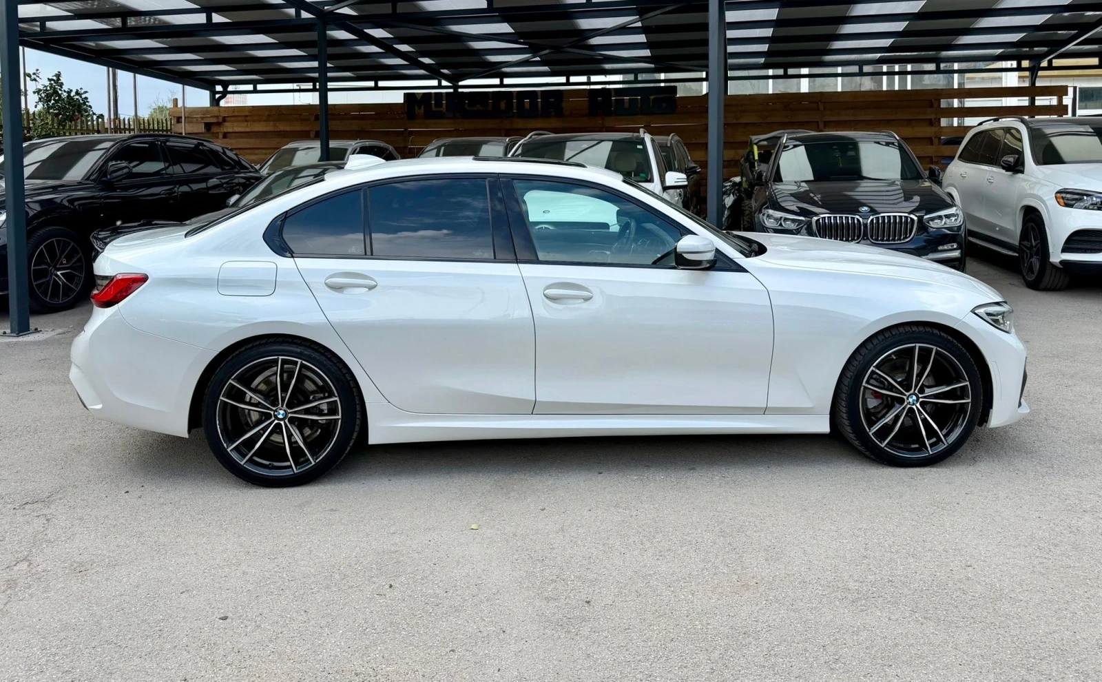 BMW 330 xDrive M-Pack, снимка 4 - Автомобили и джипове - 55015862