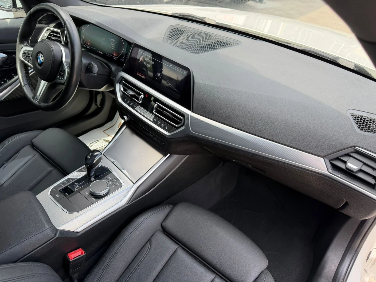 BMW 330 xDrive M-Pack, снимка 14 - Автомобили и джипове - 55015862